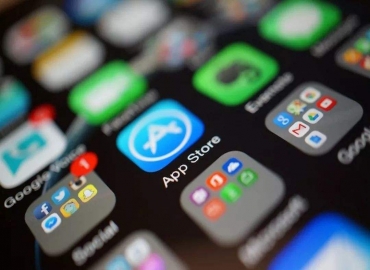 生活可以離開手機，手機卻離不開生活